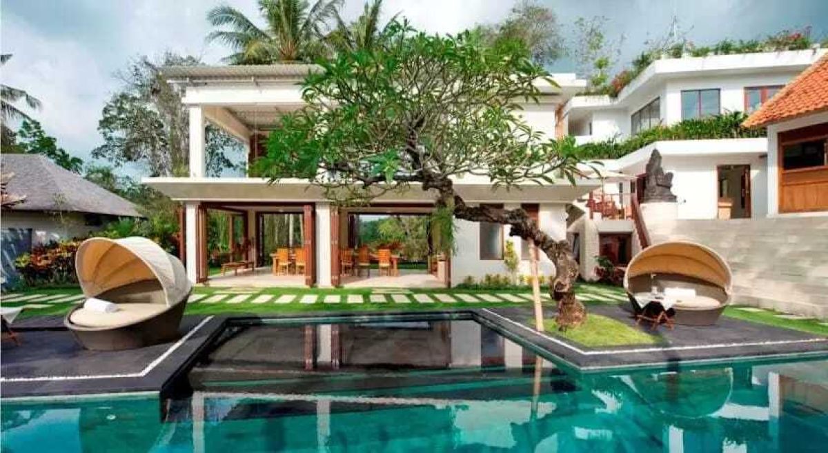 Dijual Cepat Villa Super Mewah di Jl. Raya Pantai Pasut, Tabanan, Bali