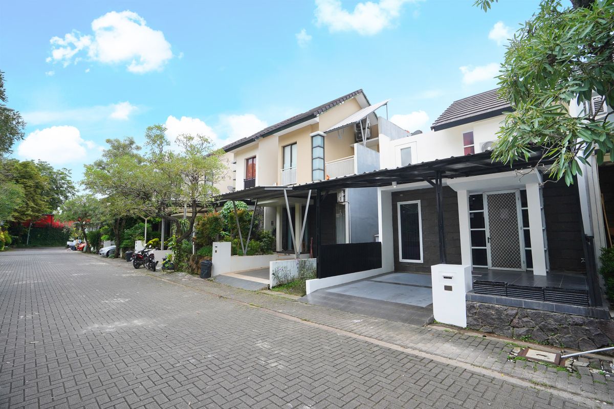 Rumah Minimalis Strategis di Green Serpong Bintaro Harga Nego Bisa KPR