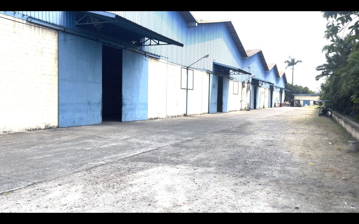 Pabrik di kawasan industri Jatake - Jatiuwung, Tangerang