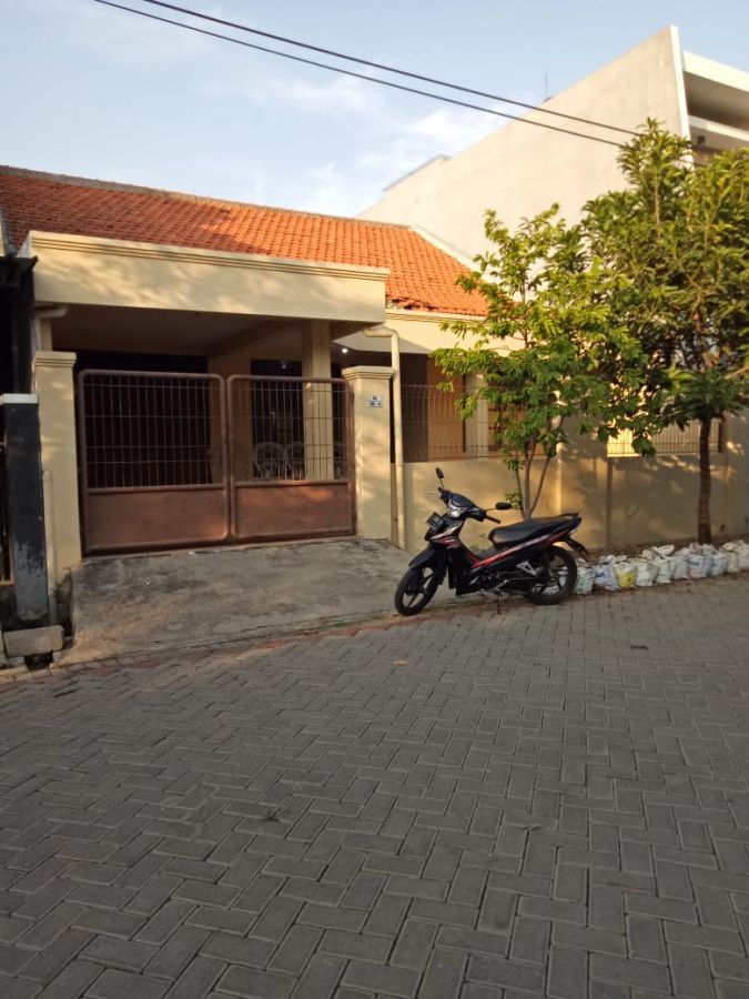 Disewakan Rumah Rungkut Asri Surabaya