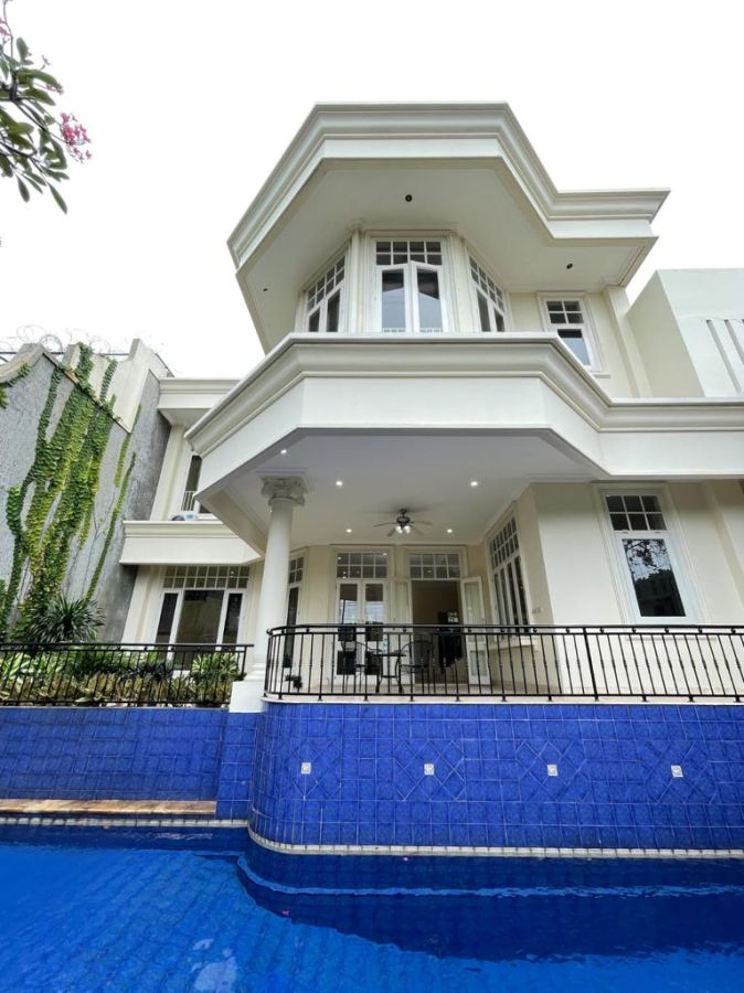 Rumah Mewah di Ampera Jeruk Purut Jakarta Selatan