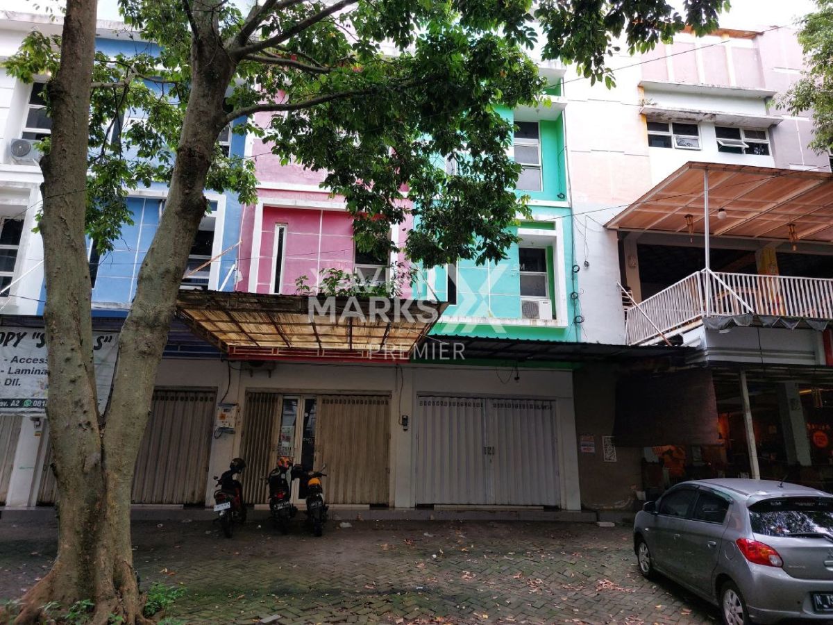Ruko 3 Lantai Dijual Siap Pakai di Jalan Dokter Sutomo, Klojen, Malang