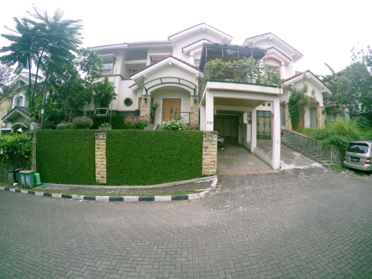 Dijual Rumah Alamanda Dago Permai Bandung dekat RS. Boromeous.