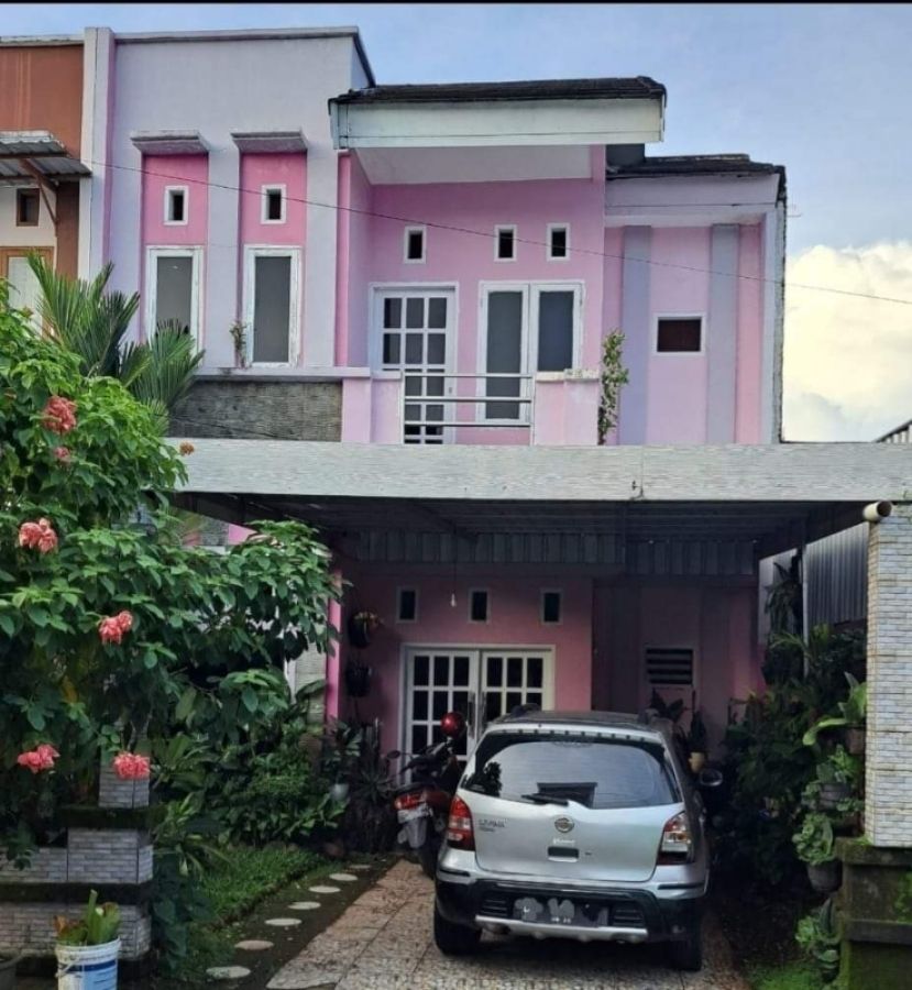 Rumah cantik 2 lantai siap huni di Mannuruki 2 Makassar