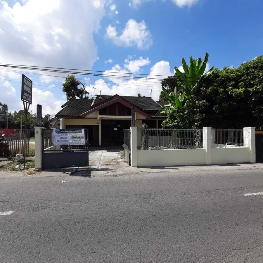 Rumah Murah Mngku Jalan Utama Cocok Utk Kantor Lokasi Dkt Kampus Pgri