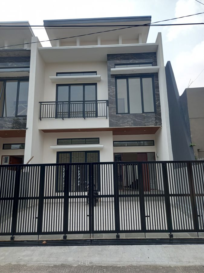 BARU Rumah Lux 2 Lantai di Turangga Buahbatu, Tersisa 2 dari 4 Unit