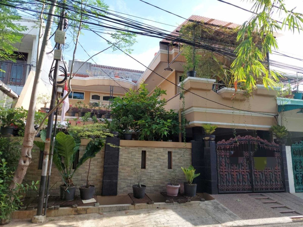 Rumah Cantik Siap Huni Di Jl. Harpa Raya, Kelapa Gading