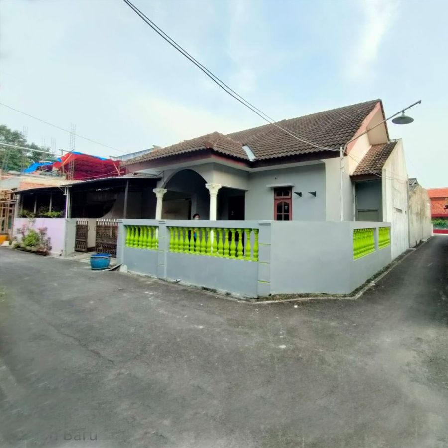 Rumah Siap Huni jalan Beruang Gayamsari Semarang