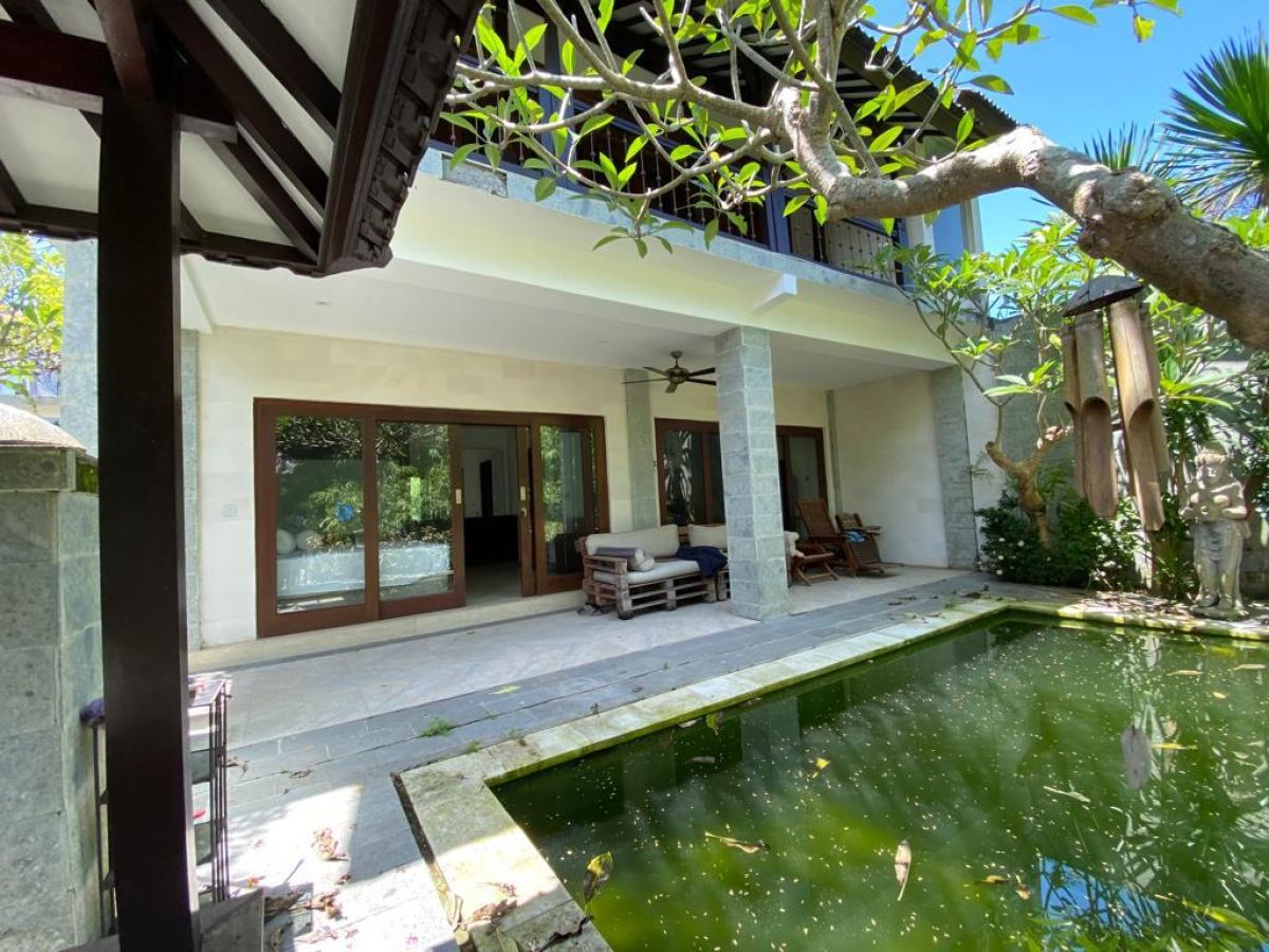 Villa dengan view rasa Ubud Lokasi di Padonan Canggu