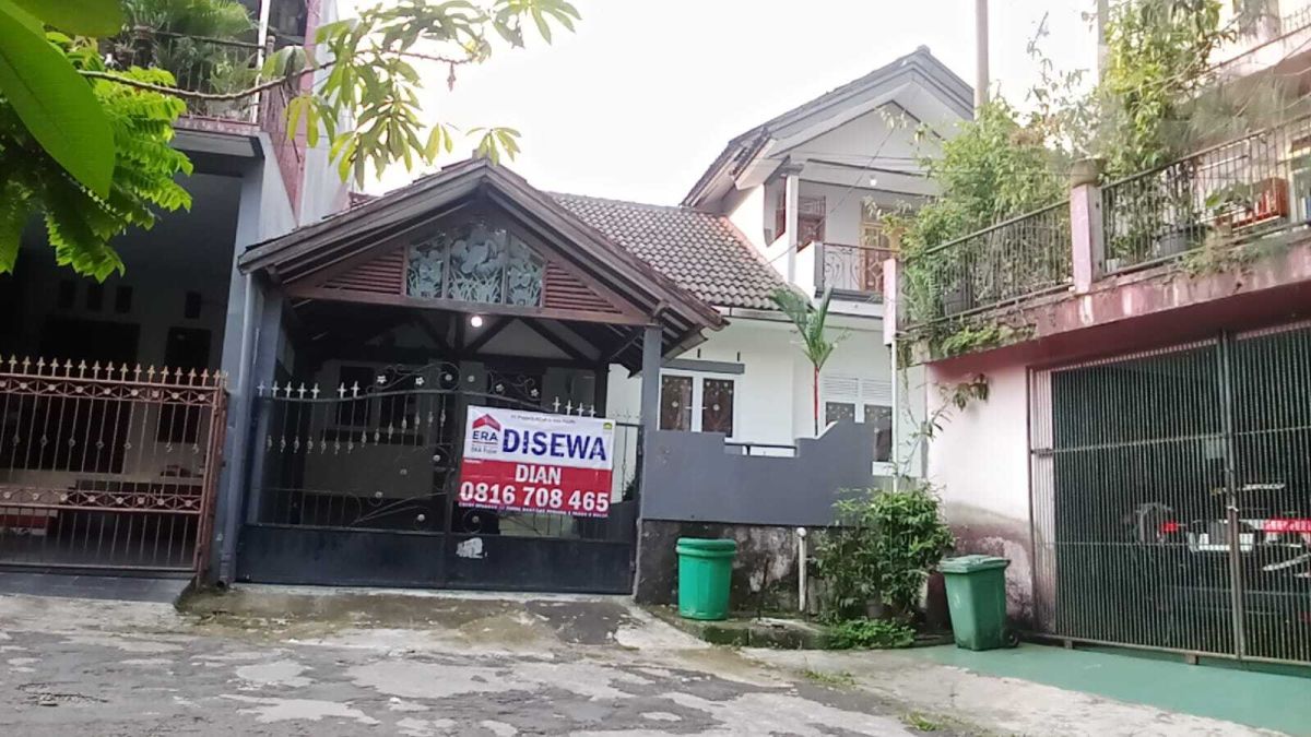 Rumah untuk kantor, mes Karyawan jl. Anggrek Bulan Taman Yasmin Bogor