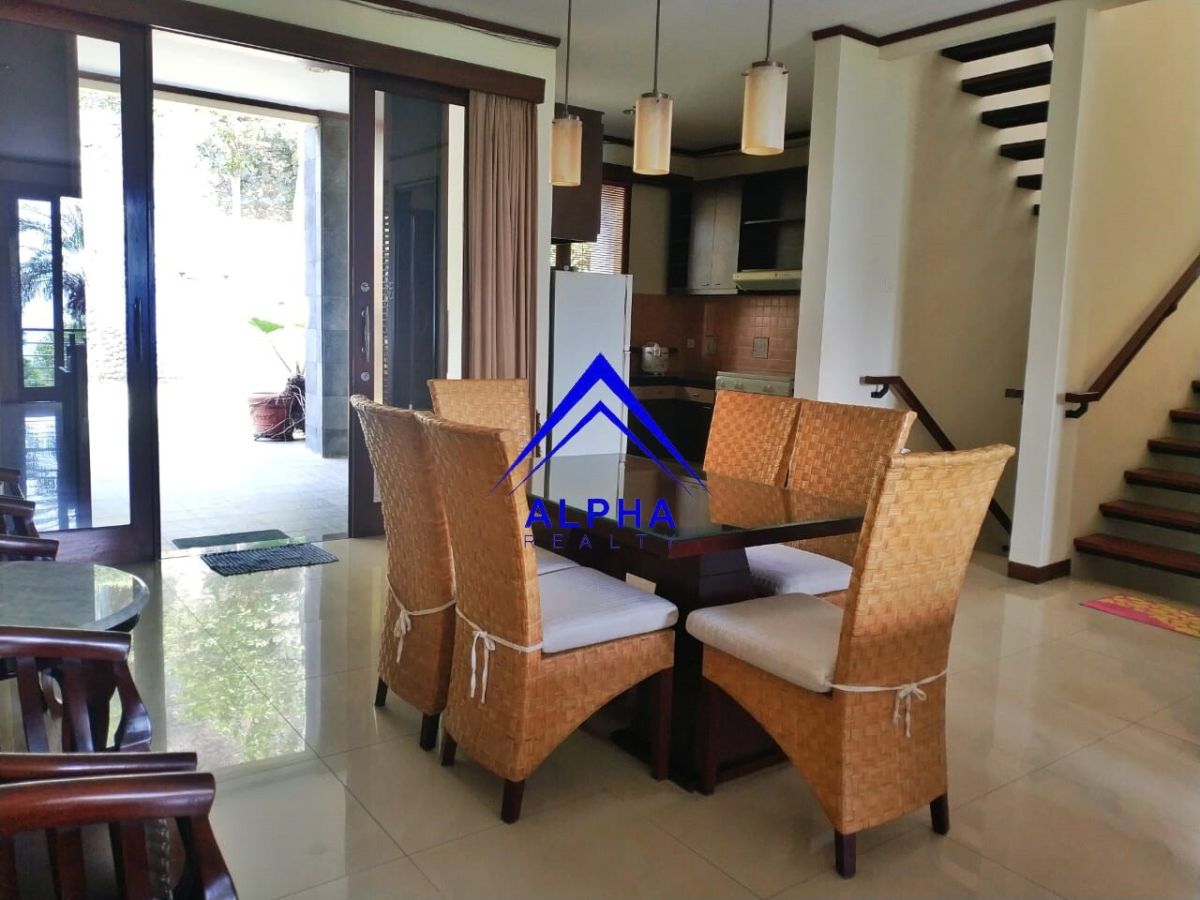 Disewakan Rumah Fully Furnished Full View di Dago Resort