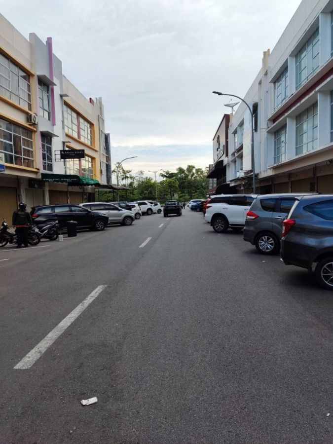 Ruko 3 Lantai KBC Simpang KDA Batam Centre