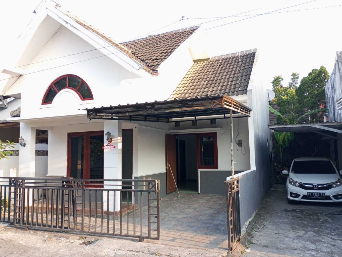 Rumah Dijual Cepat Utara Kampus UGM Yogyakarta Harga Rendah