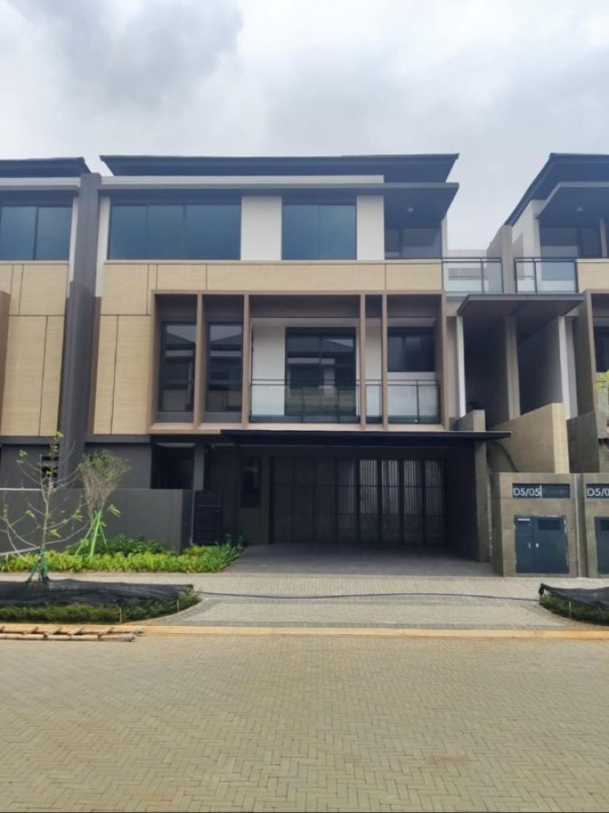 Dijual Rumah Mewah,Kondisi Bagus,Lingkungan Nyamaan