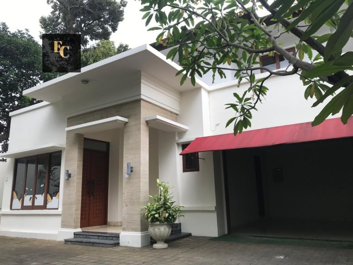 T549.Rumah Siap Huni Cocok Utk Komersil Di Samping Jl Antasari Jaksel