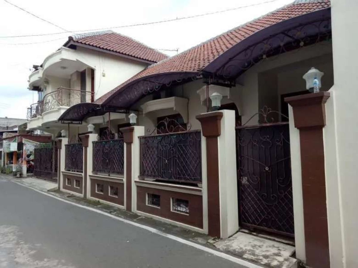 Rumah Furnish Tengah Kota dekat Fasum di Banjarsari Surakarta (AB)
