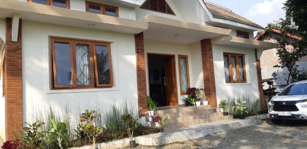 Dijual Cepat Rumah Villa /omah Sawah di Solo Karanganyar