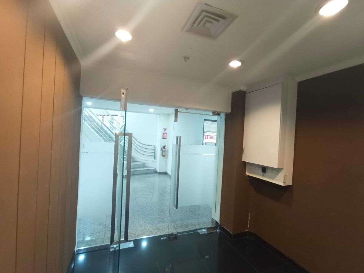Disewakan ruang kantor siap pakai gedung Amex di jalan Melawai Raya