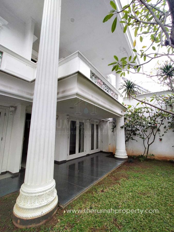 Sewa Rumah Modern Minimalis Private Pool Kemang Jakarta Selatan