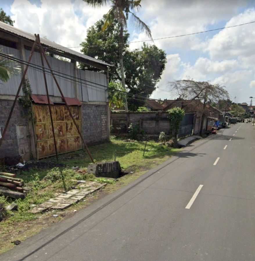 Dijual sebidang tanah ada bangunan gudang lokasi jalan utama sentanu