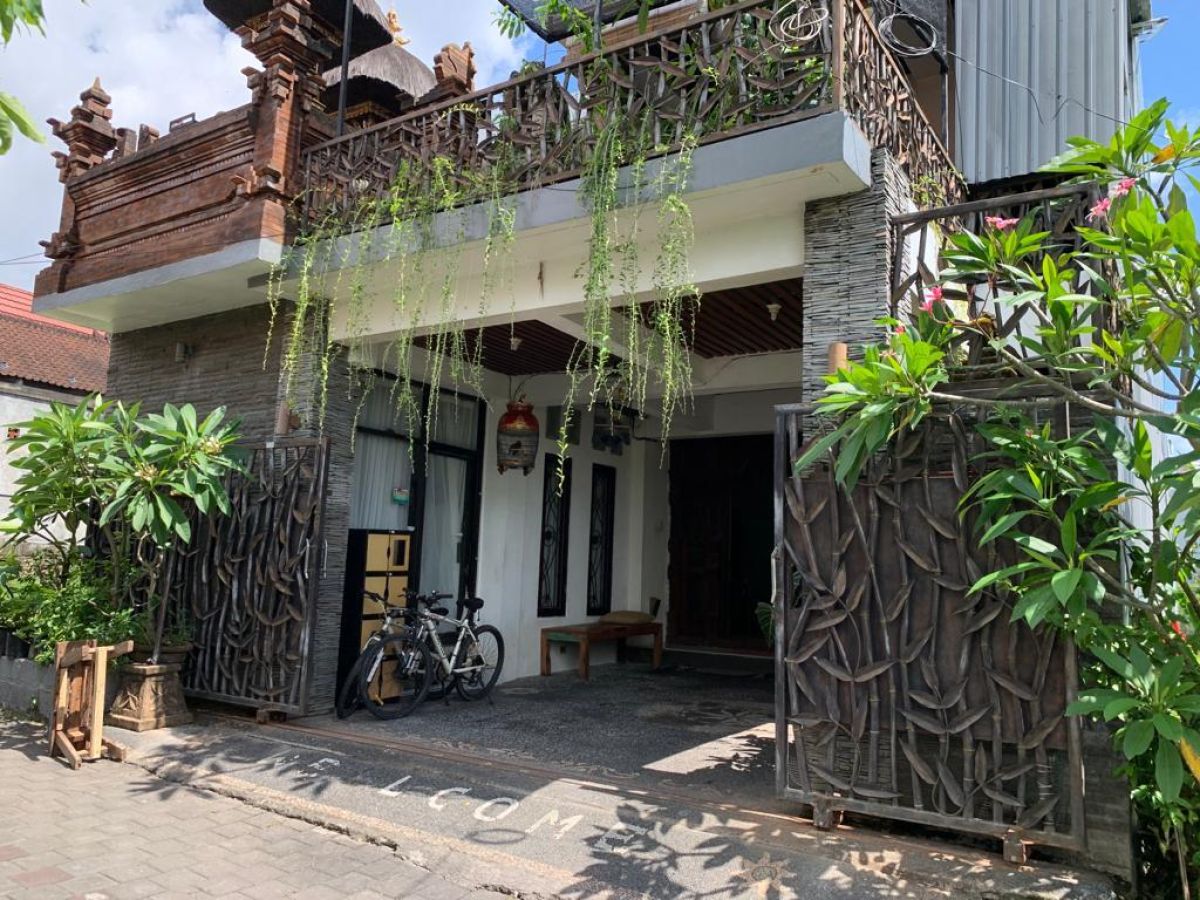 Rumah Bali Dua Lantai Kerobokan