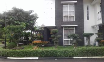 Di Jual Rumah Mewah 2 Lantai Siap Huni Hoek Depan Taman Di Jual Rumah Mewah 2 Lantai Siap Huni Hoek Depan Taman