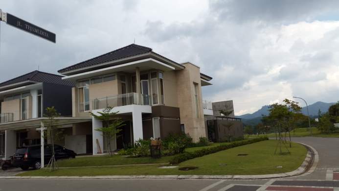 Dijual Rumah Kota Baru Parahyangan