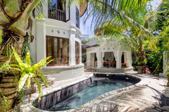 14+ Villa Tepi Sungai Gif